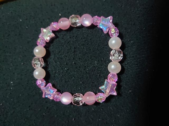 ハンドメイド★ブレスレット。ピンク星型。 < 女性ファッション  ハンドメイド★ブレスレット。ピンク星型。  < 女性ファッションの