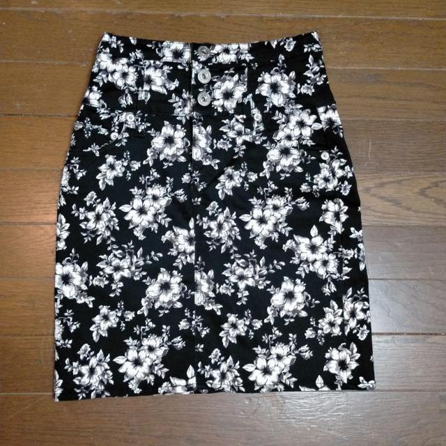レディース ひざ丈スカート 花柄ジーンズタイプ 美品 レア < 女性ファッション  レディース ひざ丈スカート 花柄ジーンズタイプ 美品 レア  < 女性ファッションの