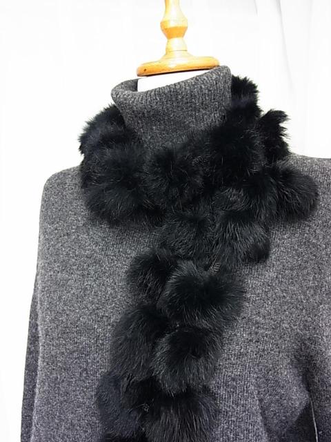 500円スタ【美品】ラビットファー マフラー(2連構造/ボンボンタイプ なめらか暖かい黒/防寒用に最適/軽やかで上品な印象(3) < 女性ファッション 500円スタ【美品】ラビットファー マフラー(2連構造/ボンボンタイプ なめらか暖かい黒/防寒用に最適/軽やかで上品な印象(3) < 女性ファッションの