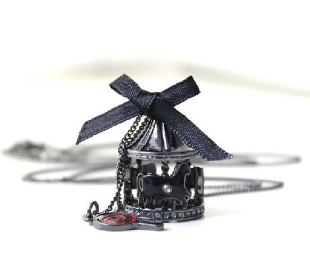 新品ゴスロリ姫系アンティーク調メリーゴーランドネックレス < 女性アクセサリー/時計  新品ゴスロリ姫系アンティーク調メリーゴーランドネックレス  < 女性アクセサリー/時計の