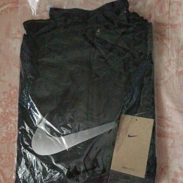 i@NIKE@~Vo[̃gbvX  uh 