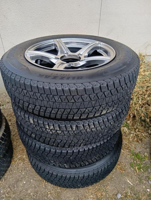 希少ジムニーサイズ信頼度ナンバーワンブリジストンブリザックタイヤ&アルミホイル4本セット < 自動車/バイク 希少ジムニーサイズ信頼度ナンバーワンブリジストンブリザックタイヤ&アルミホイル4本セット < 自動車/バイク