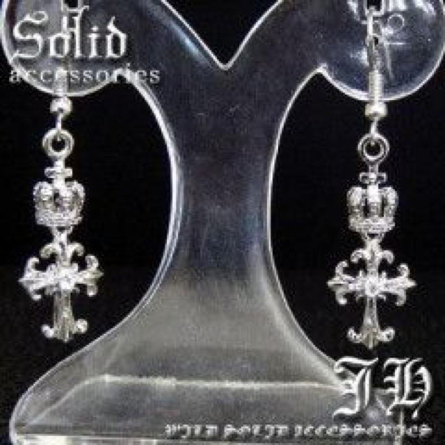 最高級.存在感【プラチナ】クリアストーンクラウン&クロス ピアス < 男性アクセサリー/時計 最高級.存在感【プラチナ】クリアストーンクラウン&クロス ピアス < 男性アクセサリー/時計の