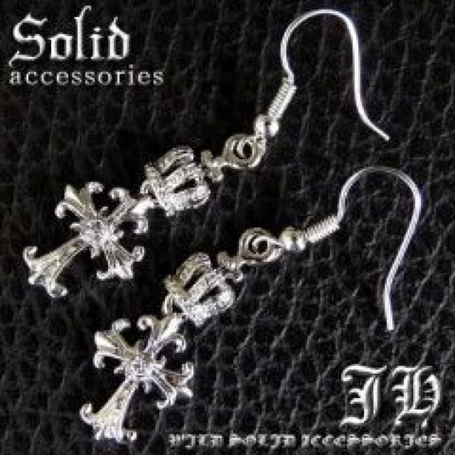 最高級.存在感【プラチナ】クリアストーンクラウン&クロス ピアス < 男性アクセサリー/時計 最高級.存在感【プラチナ】クリアストーンクラウン&クロス ピアス < 男性アクセサリー/時計の