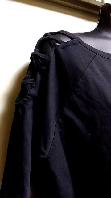 ☆アズールバイマウジー肩見せカットソー☆新品タグ付きS < 女性ファッション ☆アズールバイマウジー肩見せカットソー☆新品タグ付きS < 女性ファッションの