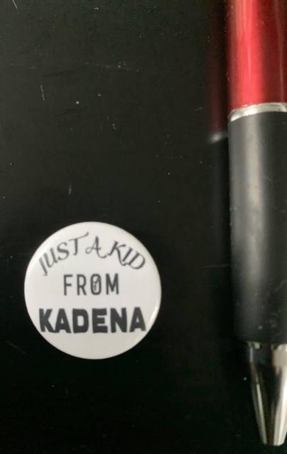 t@ HAISAI@OKINAWA LIFE Ȃ񂿂イ A KID FROM KADENA OKINAWAÎ[   Aj/R~bN/LN^[ 