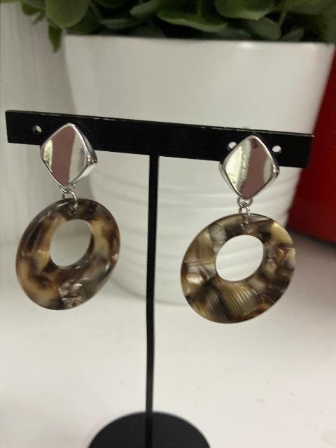 ハンドメイド アクリルフープを使用したイヤリング < 女性ファッション  ハンドメイド アクリルフープを使用したイヤリング < 女性ファッションの
