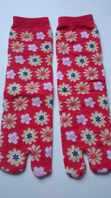 新品未使用☆足袋ソックス★カラフル花柄☆レッド系★ < 女性ファッション  新品未使用☆足袋ソックス★カラフル花柄☆レッド系★ < 女性ファッションの