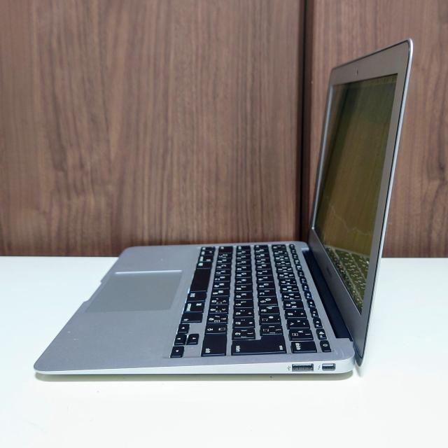 Apple MacBook Air Corei5 4GB SSD256GB Wi-Fi WebJ OS Catalina  PC{/Ӌ@ 
