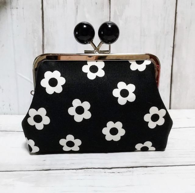 デイジー 花柄 黒 あめ玉 角型がま口 親子がま口 お財布ポーチ < 女性ファッション デイジー 花柄 黒 あめ玉 角型がま口 親子がま口 お財布ポーチ < 女性ファッションの