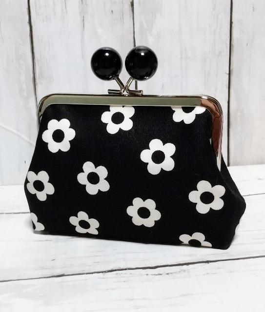 デイジー 花柄 黒 あめ玉 角型がま口 親子がま口 お財布ポーチ < 女性ファッション デイジー 花柄 黒 あめ玉 角型がま口 親子がま口 お財布ポーチ < 女性ファッションの