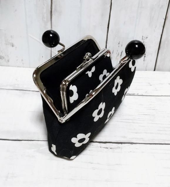 デイジー 花柄 黒 あめ玉 角型がま口 親子がま口 お財布ポーチ < 女性ファッション デイジー 花柄 黒 あめ玉 角型がま口 親子がま口 お財布ポーチ < 女性ファッションの