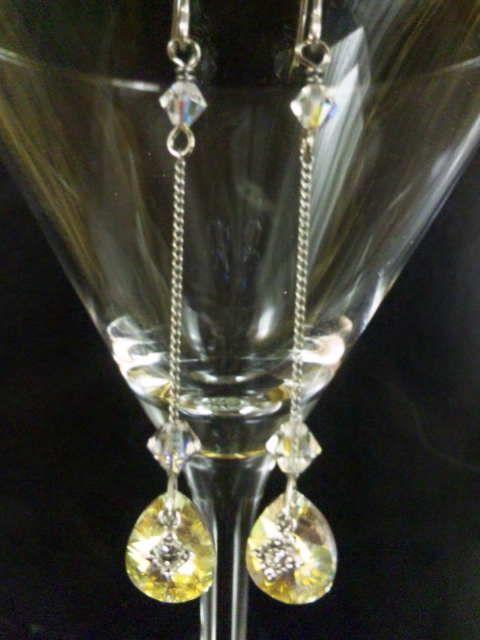 ハンドメイド★チャーム付きスワロビーズ使用ロングピアス★ < 女性アクセサリー/時計  ハンドメイド★チャーム付きスワロビーズ使用ロングピアス★  < 女性アクセサリー/時計の