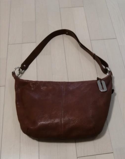 FURLAショルダーバッグ極美品ブラウン本革男女兼用活躍オシャレ高級収納力抜群コーチバッグ好きな方も < 女性ファッション  FURLAショルダーバッグ極美品ブラウン本革男女兼用活躍オシャレ高級収納力抜群コーチバッグ好きな方も < 女性ファッションの