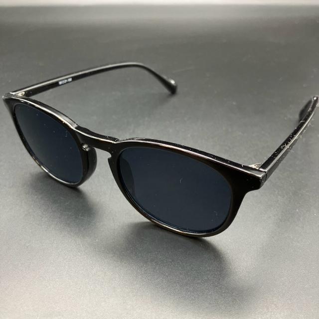 即決 GU ジーユー UVカットウェリントンサングラス 2個セット < ブランド  即決 GU ジーユー UVカットウェリントンサングラス 2個セット < ブランドの