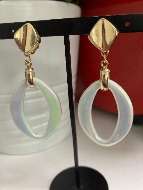 ハンドメイド アクリルフラットリングを使用したイヤリング < 女性ファッション  ハンドメイド アクリルフラットリングを使用したイヤリング < 女性ファッションの