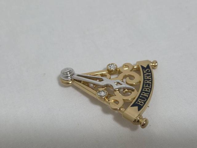正規良 希少 バーバリー ヴィンテージ ライトストーン×ロゴ文字 スイングブローチ金 ゴールド 可動式針 アンティーク時計モチーフ < ブランド 正規良 希少 バーバリー ヴィンテージ ライトストーン×ロゴ文字 スイングブローチ金 ゴールド 可動式針 アンティーク時計モチーフ < ブランドの