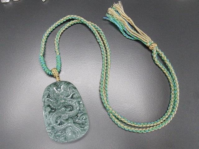 色合い良好ひすい本翡翠昇竜彫りペンダント木綿紐ネックレス龍騰四海 < 女性アクセサリー/時計  色合い良好ひすい本翡翠昇竜彫りペンダント木綿紐ネックレス龍騰四海 < 女性アクセサリー/時計の