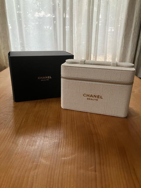 CHANEL BEAUTE �V���l�� �m�x���e�B �o�j�e�B�P�[�X  �� �u�����h�� 