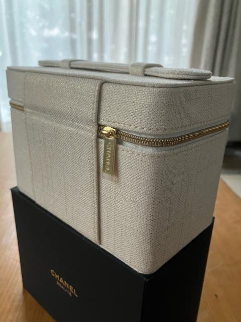 CHANEL BEAUTE �V���l�� �m�x���e�B �o�j�e�B�P�[�X �� �u�����h�� 
