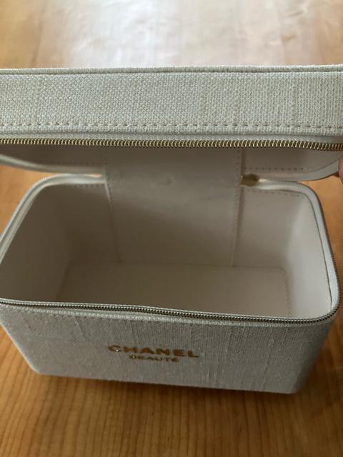 CHANEL BEAUTE �V���l�� �m�x���e�B �o�j�e�B�P�[�X �� �u�����h�� 