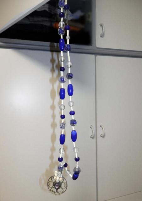 ■■即決■■フォークロア調の素敵なペンダント、透けるガラスとブルーガラスに金属のヘッド! < 女性アクセサリー/時計  ■■即決■■フォークロア調の素敵なペンダント、透けるガラスとブルーガラスに金属のヘッド!  < 女性アクセサリー/時計の