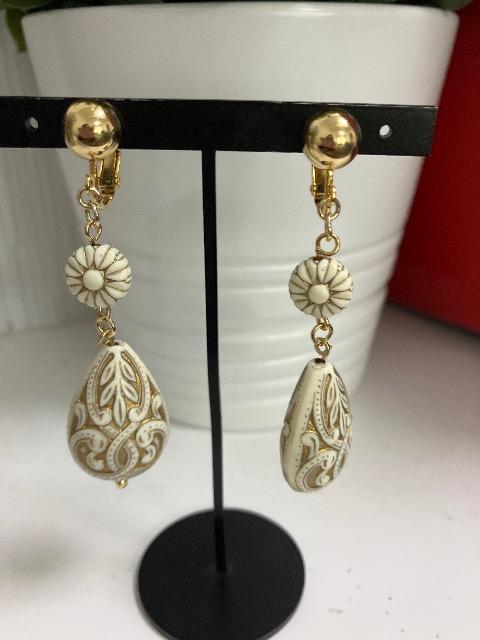 ハンドメイド ドイツ製アクリルを使用したイヤリング < 女性ファッション  ハンドメイド ドイツ製アクリルを使用したイヤリング  < 女性ファッションの