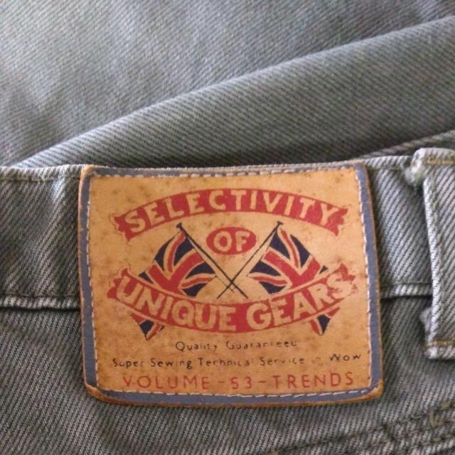 VOL53TRD ストレートジーンズ 31 < 女性ファッション  VOL53TRD ストレートジーンズ 31 < 女性ファッションの