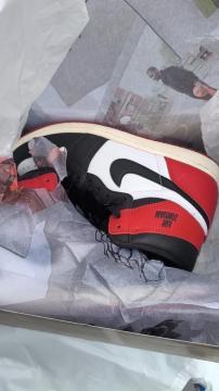 NIKE AIR JORDAN 1 �n�C�J�b�g�X�j�[�J�[ �V���[�Y �ԍ��� �����t��