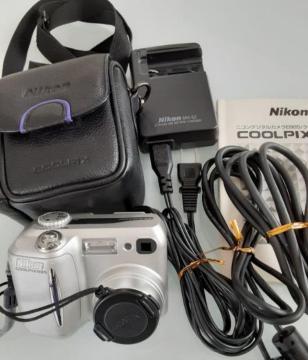Nikon COOLPIX 885 �N�[���s�N�X�@�R���p�N�g�f�W�^���J����