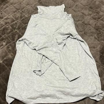 タンス整理品 衣類 おまとめOK ホームクリーニング済み レディース 長袖Tシャツ 6L グレー