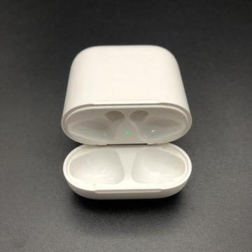   Apple Abv AirPods GA[|bY [dP[X A1602