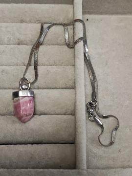 �C���J���[�Y�̃l�b�N���X