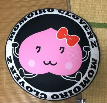 しまむら×ももいろクローバーZ・箱推し柄円型フロアクッション