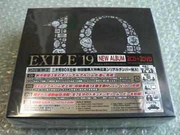 �V�i���J��/EXILE�w19�x�������Ձy2CD+2DVD�z���ɂ��o�i