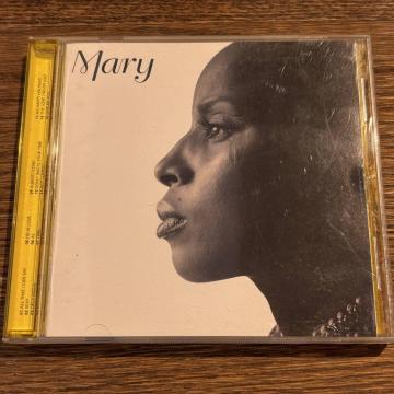 yMARY J. BLIGEzMARY