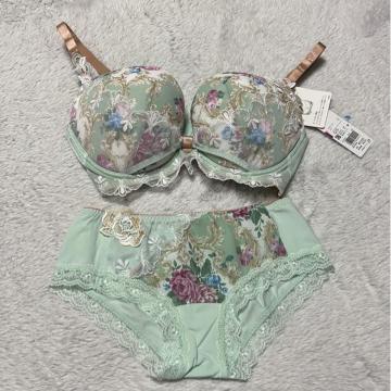 Wacoal�����{���u��G70�A�V���[�cM �Z�b�g