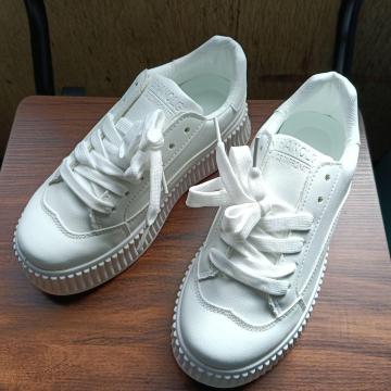 Vi 22.5cm fB[X Xj[J[ zCg V[Y C JWA