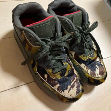 NIKE AIR MAX 90 �J���� �n���R�� �J�[�L���b�h �A�j�}�� �G�A �}�b�N�X 90 �X�j�[�J�[