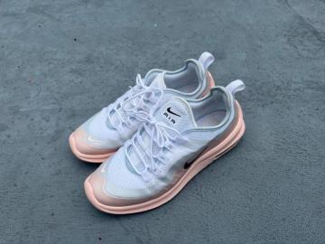 NIKEGA[MAXANVX