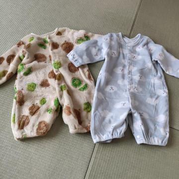 ロンパース 50-60cm 雲模様と茶色の模様