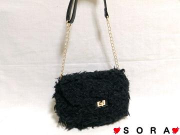 超キュート♪レザーゴールドチェーンベルト ふわふわ ファーショルダー ポシェット バッグ