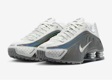 NIKE SHOX R4