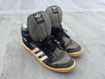 adidasnCJbgXj[J[