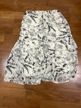美品 ベルーナ 白のロングスカート