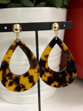 ハンドメイド アクリルパーツを使用したピアス