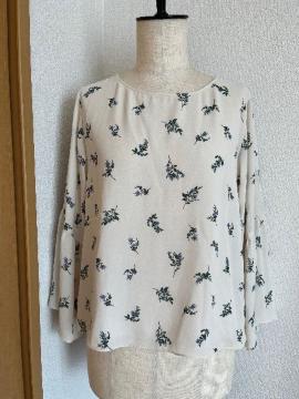ジュエルチェンジズ  美品 花柄カットソー 日本製