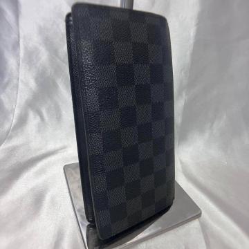 ���C���B�g�� �_�~�G �O���t�B�b�g �|���g�t�H�C�� �u���U LV �����z LOUIS VUITTON