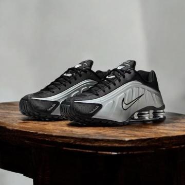 ��NIKE SHOX R4��