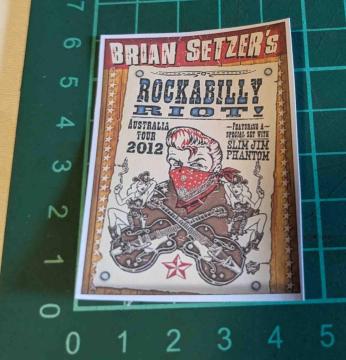 �u���C�A���E�Z�b�c�@�[�@ ROCKABILLY RIOT! �@�X�e�b�J�[